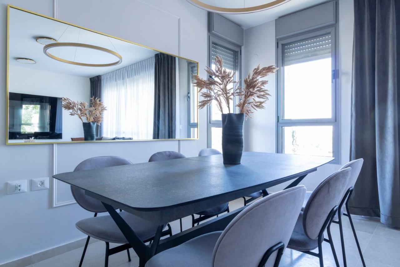 The Haneviim Suites - Isrentals Yerusalem Bagian luar foto