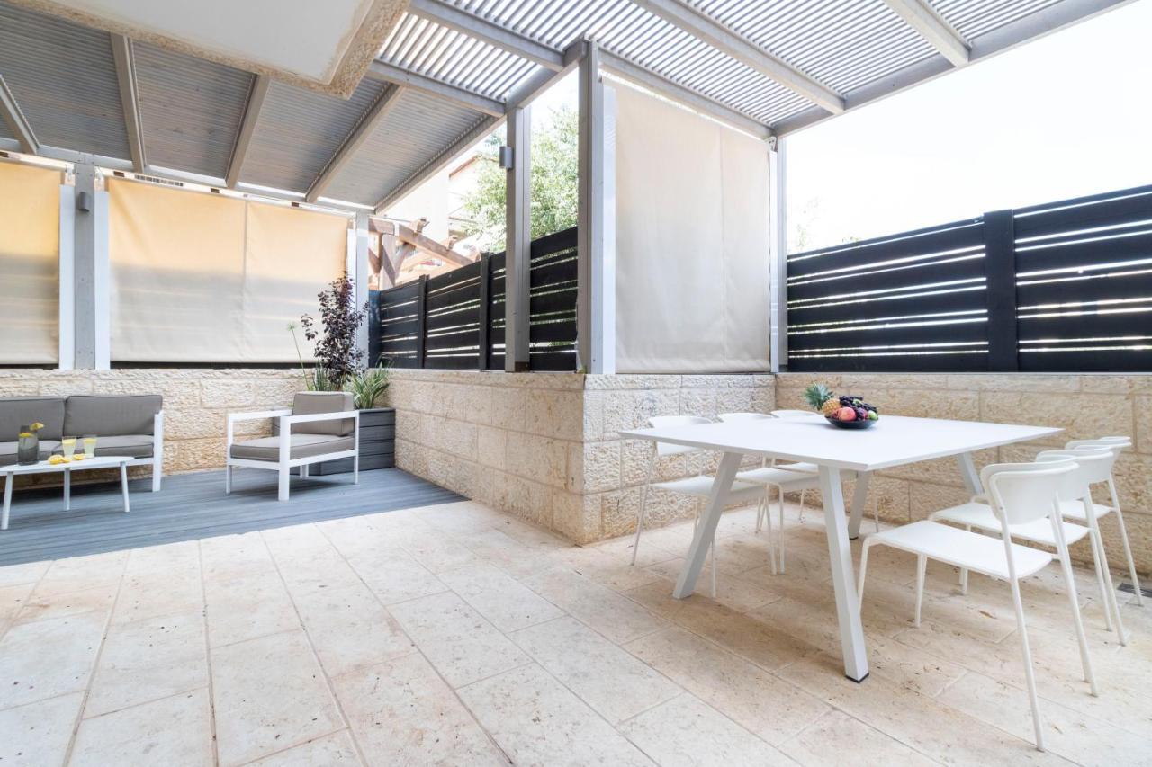 The Haneviim Suites - Isrentals Yerusalem Bagian luar foto