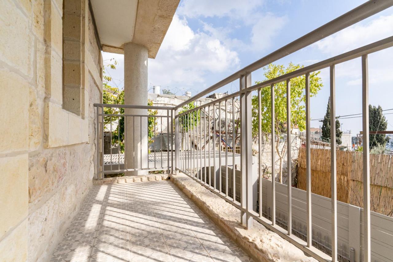 The Haneviim Suites - Isrentals Yerusalem Bagian luar foto